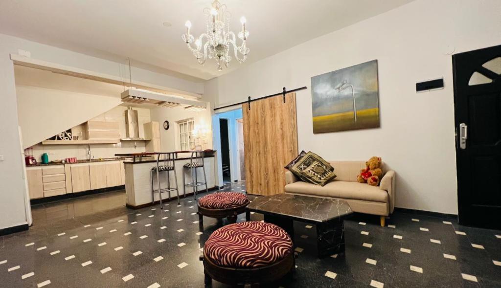Monica'S Apartments 캐닝 외부 사진